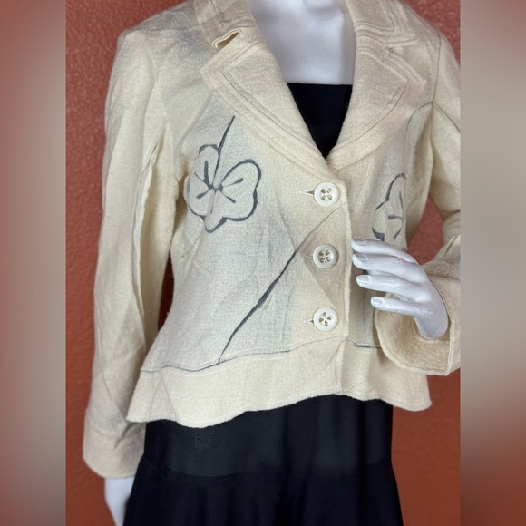 Tribal Cream Blazer with Embroidered Floral Design - Picture 2 of 16